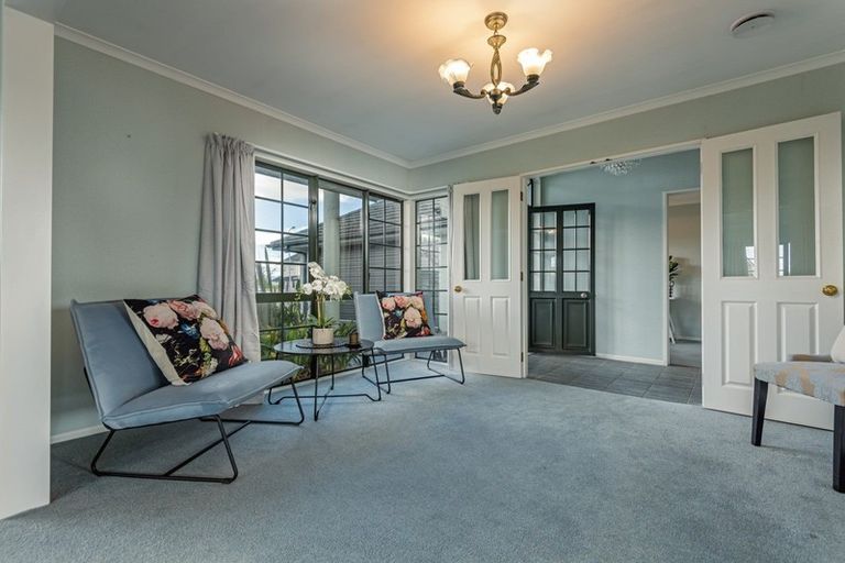 Photo of property in 40 Royal Oak Drive, Kelvin Grove, Palmerston North, 4414