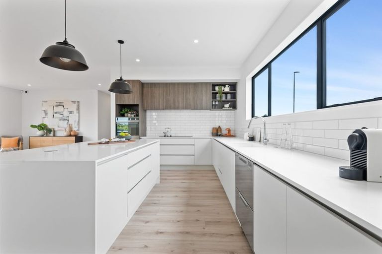 Photo of property in 2 Cadwil Drive, Beachlands, Auckland, 2018