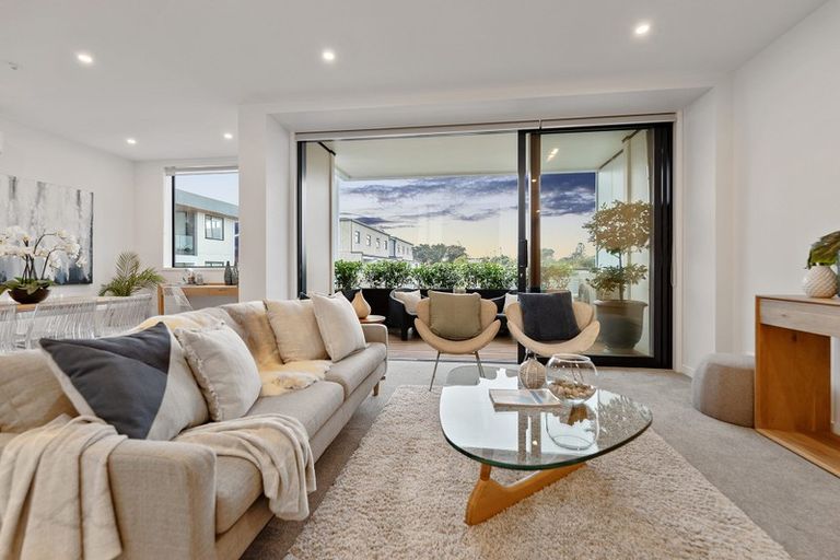 Photo of property in 207/8a Lake Pupuke Drive, Takapuna, Auckland, 0622