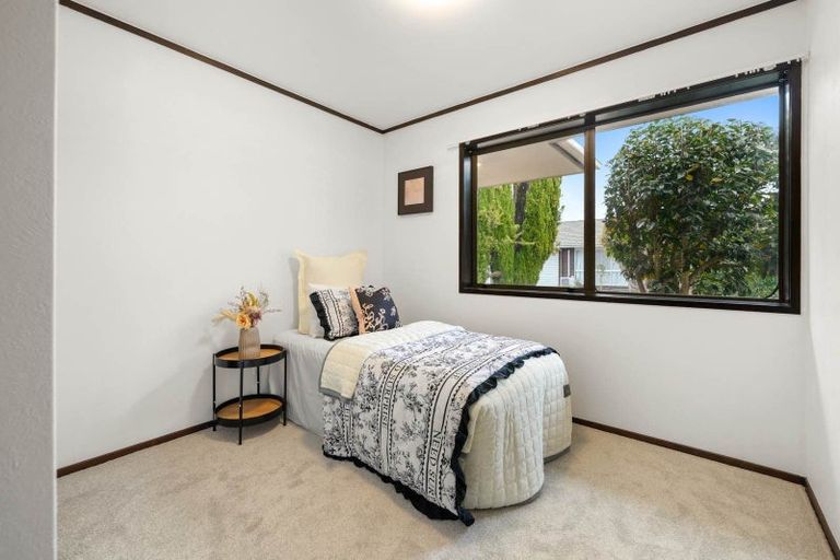 Photo of property in 64b Sunderlands Road, Half Moon Bay, Auckland, 2012