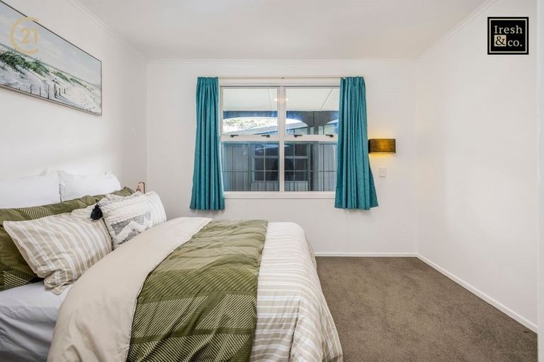 Photo of property in 107 Edgewater Drive, Pakuranga, Auckland, 2010