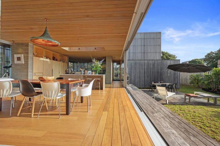 Photo of property in 19 Lagoon Way, Omaha, 0986