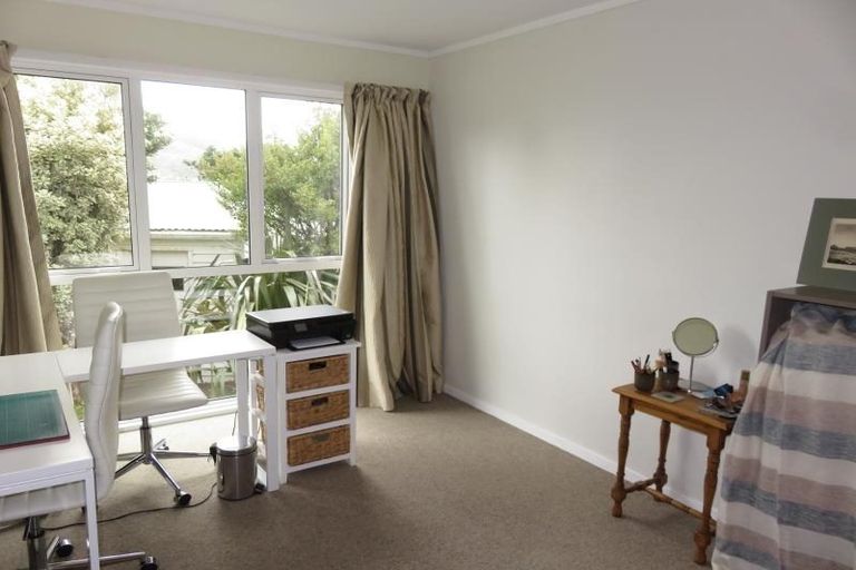 Photo of property in 6a Downing Street, Crofton Downs, Wellington, 6035