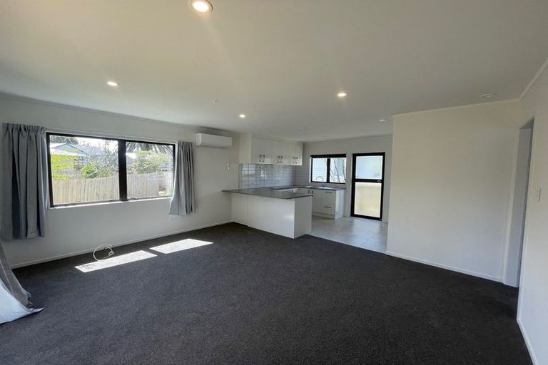 Photo of property in 35 Tarata Crescent, Mangere Bridge, Auckland, 2022