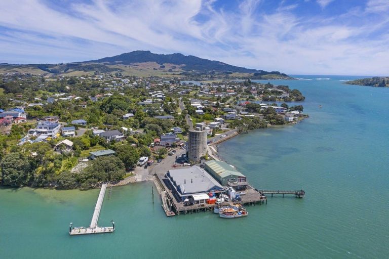 Photo of property in 77 Wallis Street, Raglan, 3225