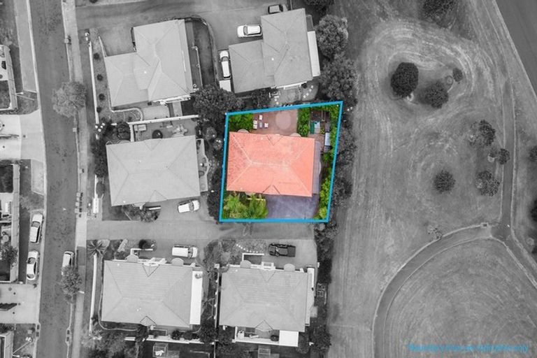 Photo of property in 28 Parkwood Crescent, Gulf Harbour, Whangaparaoa, 0930