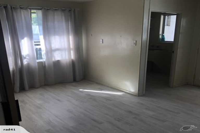 Photo of property in 64 Awaruku Road, Torbay, Auckland, 0630