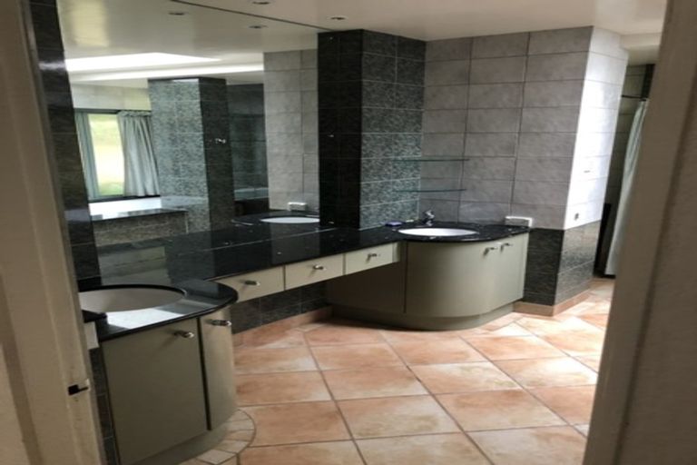 Photo of property in 34 Tawini Road, Titirangi, Auckland, 0604