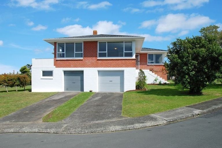 Photo of property in 44 Fowler Street, Northcote, Auckland, 0627