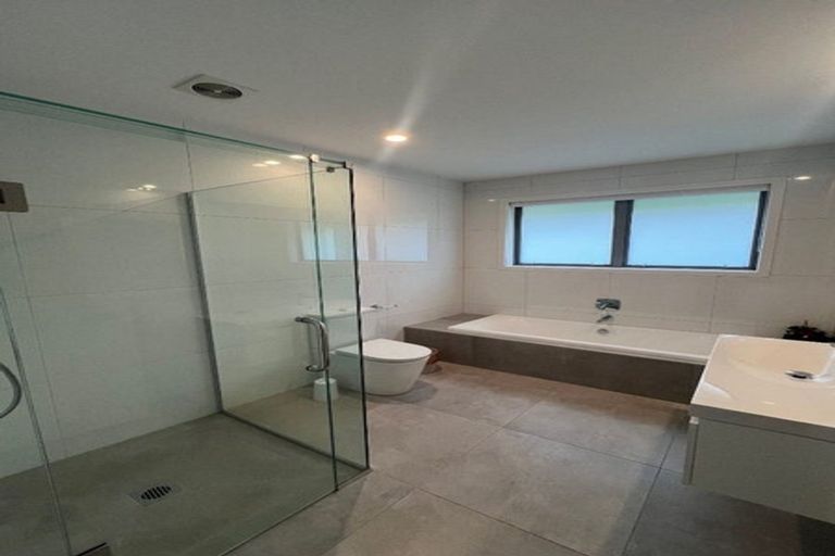 Photo of property in 12 Boocock Crescent, Orewa, 0931