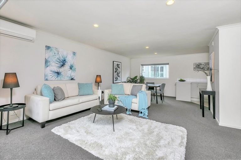 Photo of property in 16/13 Kaihu Street, Northcote, Auckland, 0627