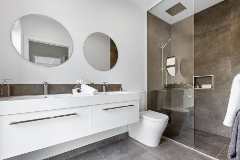 Photo of property in 28 Rochfort Road, Havelock North, 4130