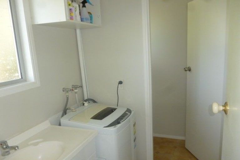 Photo of property in 5m The Esplanade, Eastern Beach, Auckland, 2012