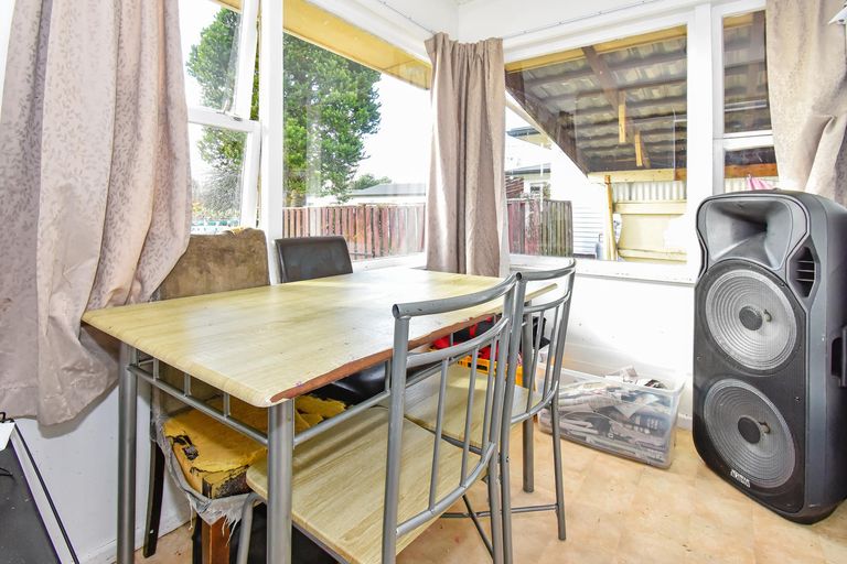 Photo of property in 2 Birdwood Road, Pukekohe, 2120