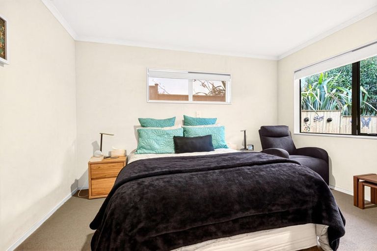 Photo of property in 72a Farquhar Road, Glendene, Auckland, 0602