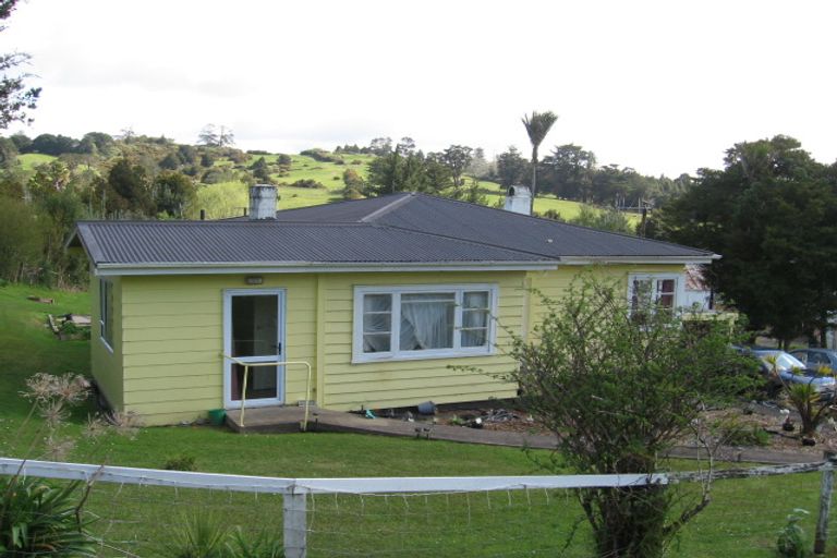 Photo of property in 3 Whaka Street, Maungaturoto, 0520
