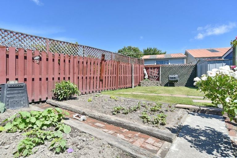 Photo of property in 15 Glenmore Avenue, Casebrook, Christchurch, 8051