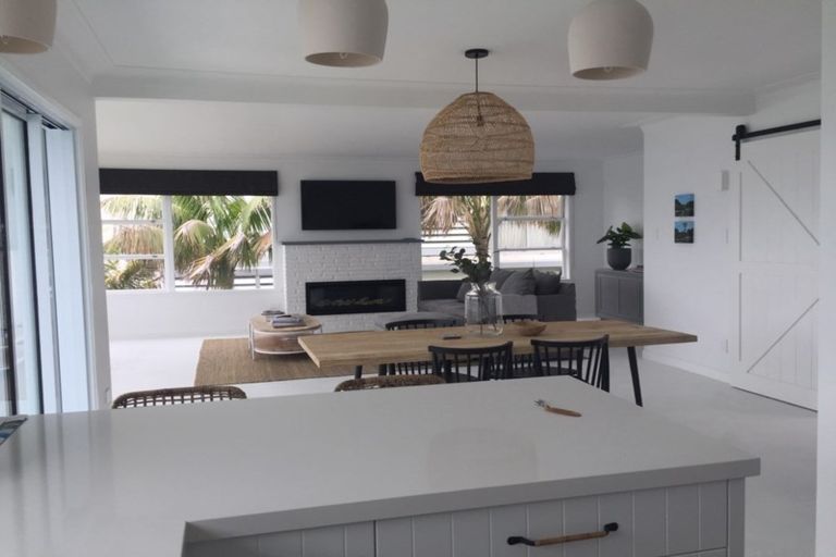 Photo of property in 4/64 Seacliffe Avenue, Belmont, Auckland, 0622