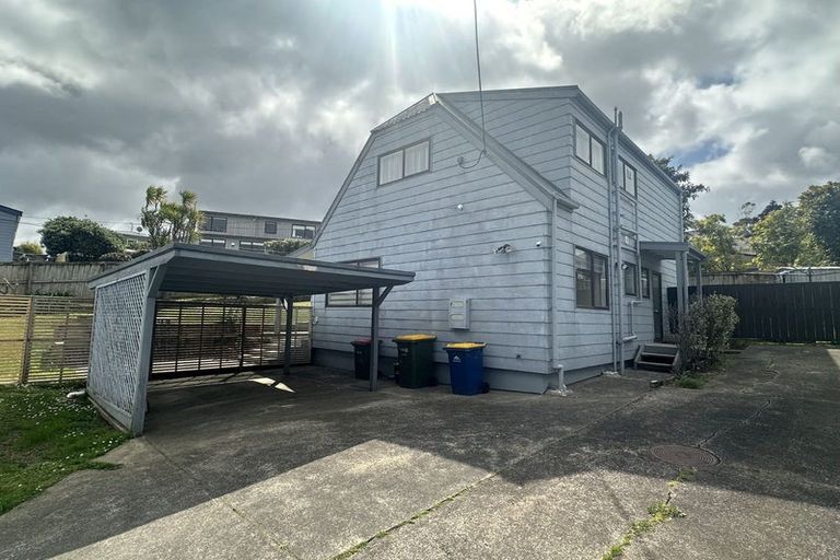 Photo of property in 2/4 Morton Avenue, Forrest Hill, Auckland, 0620
