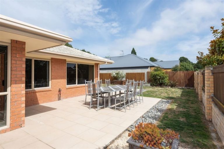 Photo of property in 1 Henridge Place, Avonhead, Christchurch, 8042