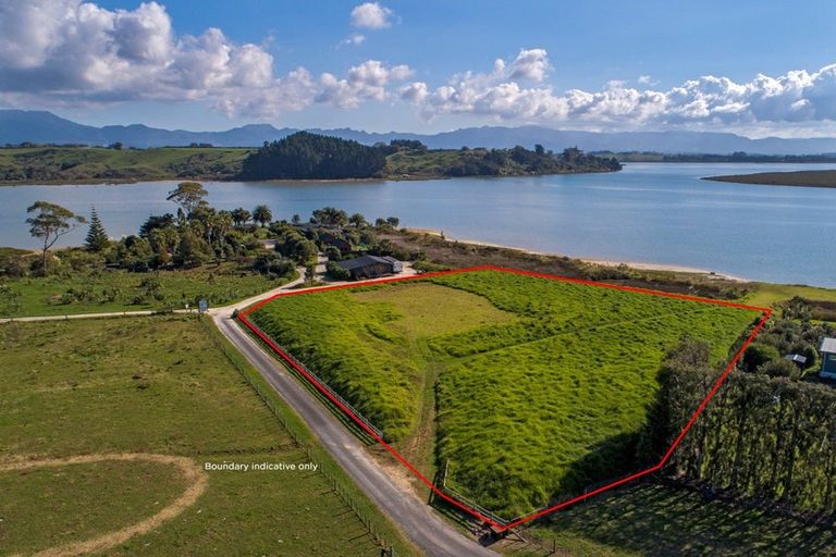 Photo of property in 23a Pahoia Beach Road, Whakamarama, 3172