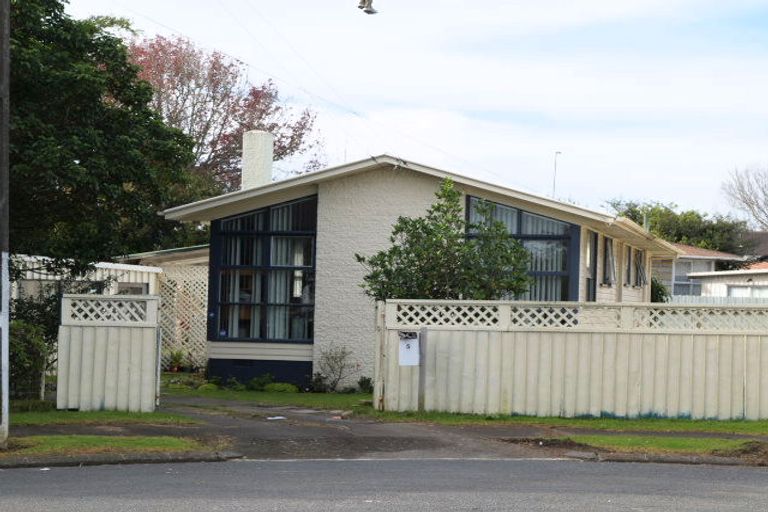 Photo of property in 5 Steven Street, Mangere East, Auckland, 2024