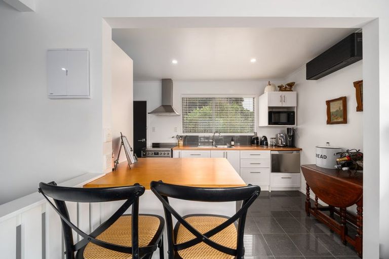 Photo of property in 73a Airlie Road, Plimmerton, Porirua, 5026