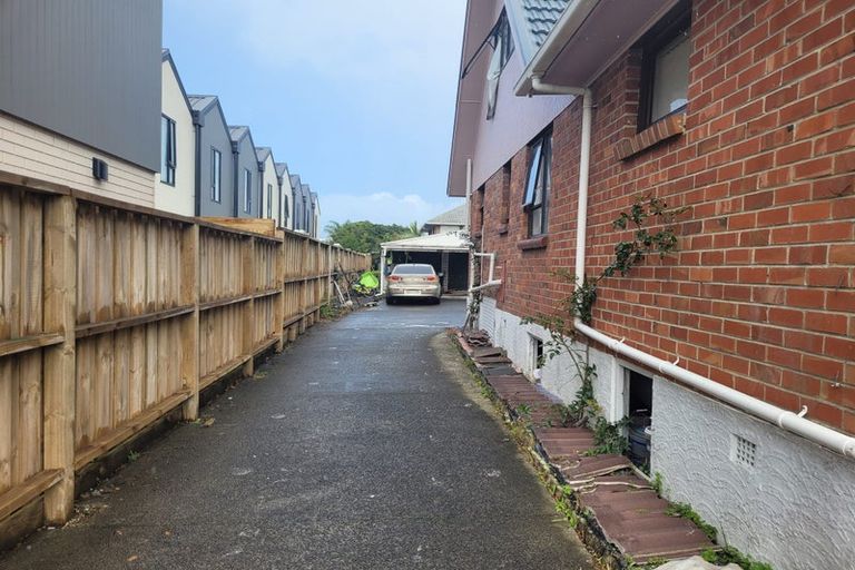 Photo of property in 48 Taikata Road, Te Atatu Peninsula, Auckland, 0610