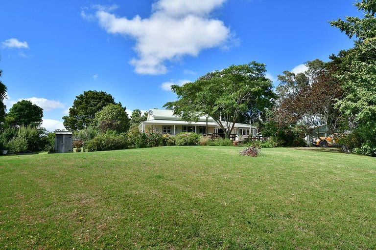 Photo of property in 2059 State Highway 16, Helensville, 0875