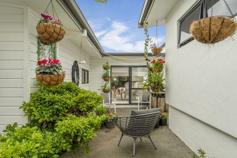 Photo of property in 43 Honeysuckle Lane, Ohauiti, Tauranga, 3112