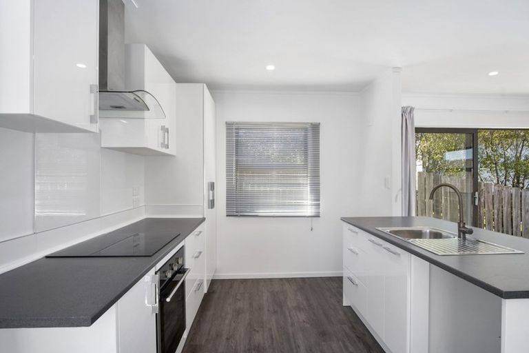 Photo of property in 9 Simon Ellice Drive, Bayview, Auckland, 0629