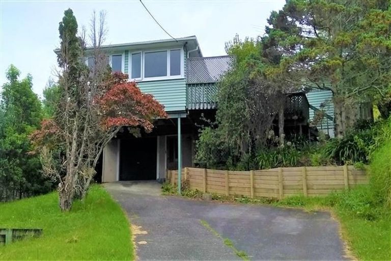 Photo of property in 34 Woodside Avenue, Northcote, Auckland, 0627