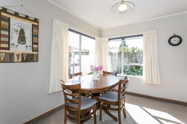 Photo of property in 3 D'arcy Place, Taradale, Napier, 4112