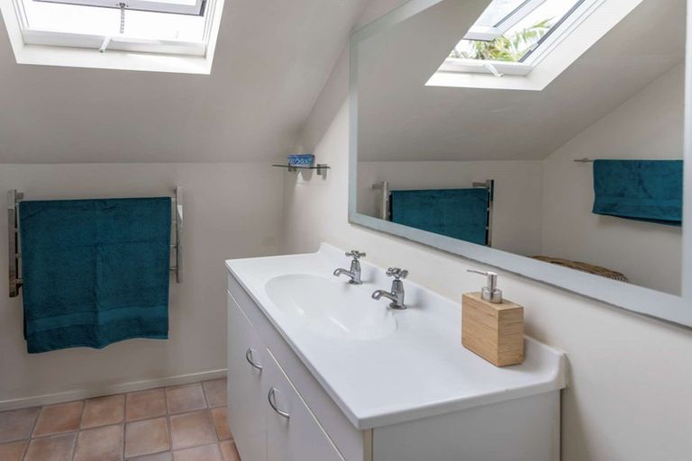 Photo of property in 8/37 Fields Parade, Oteha, Auckland, 0632