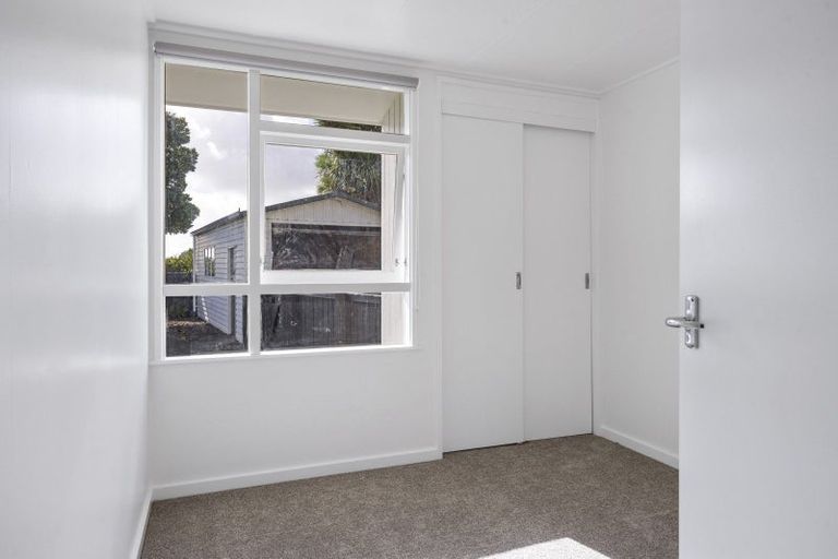 Photo of property in 6 Calgher Avenue, Waitara, 4320