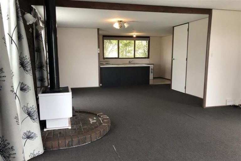 Photo of property in 7 Lindaver Grove, Merrilands, New Plymouth, 4312