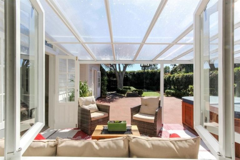 Photo of property in 18 David Street, Westown, New Plymouth, 4310