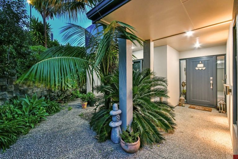 Photo of property in 2 Baverton Drive, Flat Bush, Auckland, 2016