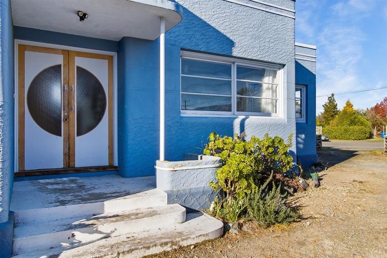 Photo of property in 53 Rhodes Street, Waimate, 7924