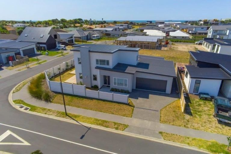 Photo of property in 1 Tuangi Way, Papamoa Beach, Papamoa, 3118