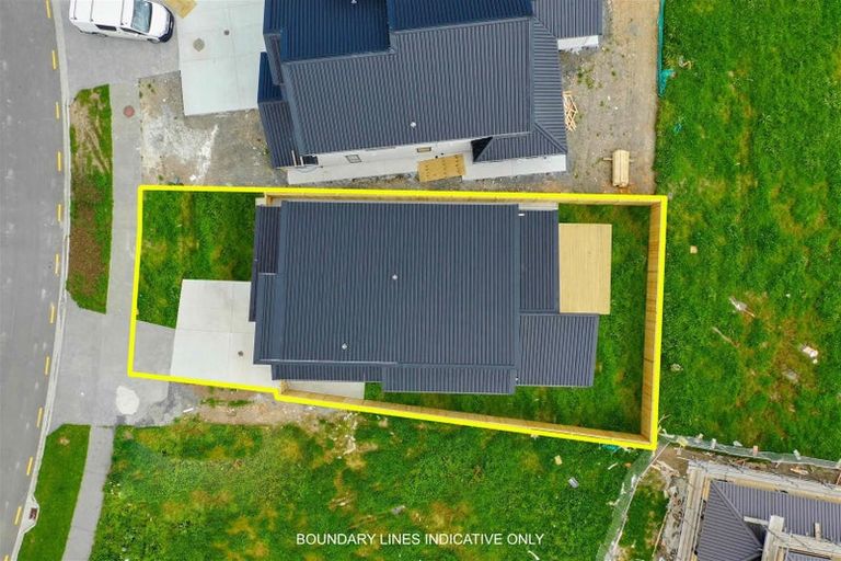 Photo of property in 12 Korowhiti Road, Clarks Beach, 2122