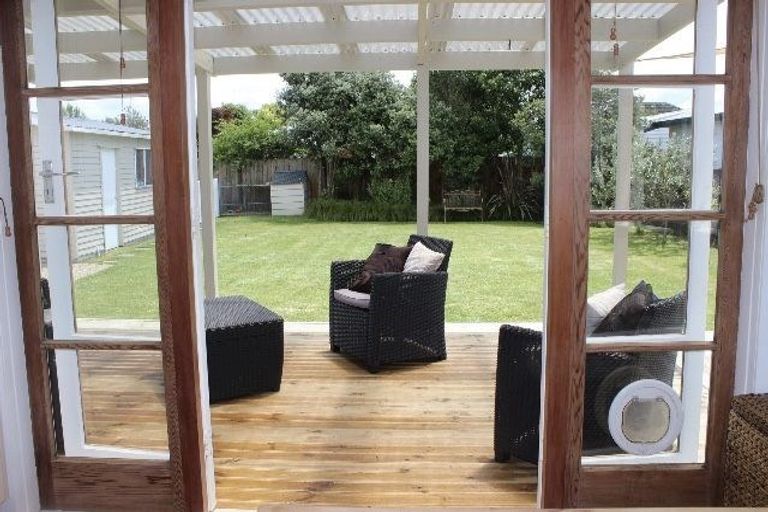 Photo of property in 27 Oxford Street, Fairfield, Hamilton, 3214