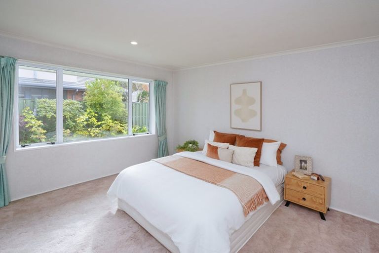 Photo of property in 33 Peer Street, Upper Riccarton, Christchurch, 8041