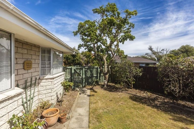 Photo of property in 16 Waimokihi Place, Somerfield, Christchurch, 8024