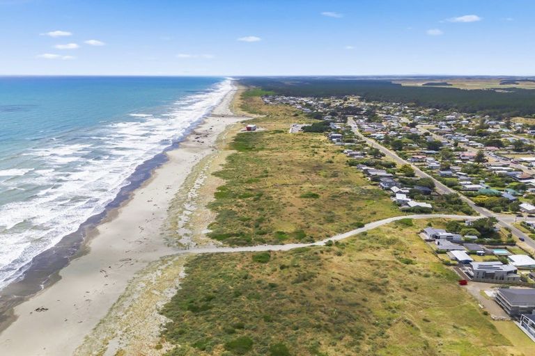 Photo of property in 7 Takitimu Street, Waitarere Beach, Levin, 5510