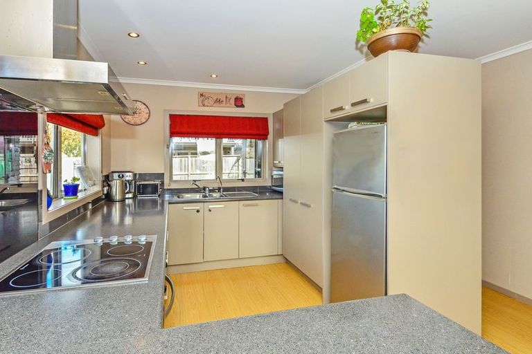 Photo of property in 8 Bilkey Avenue, Pukekohe, 2120