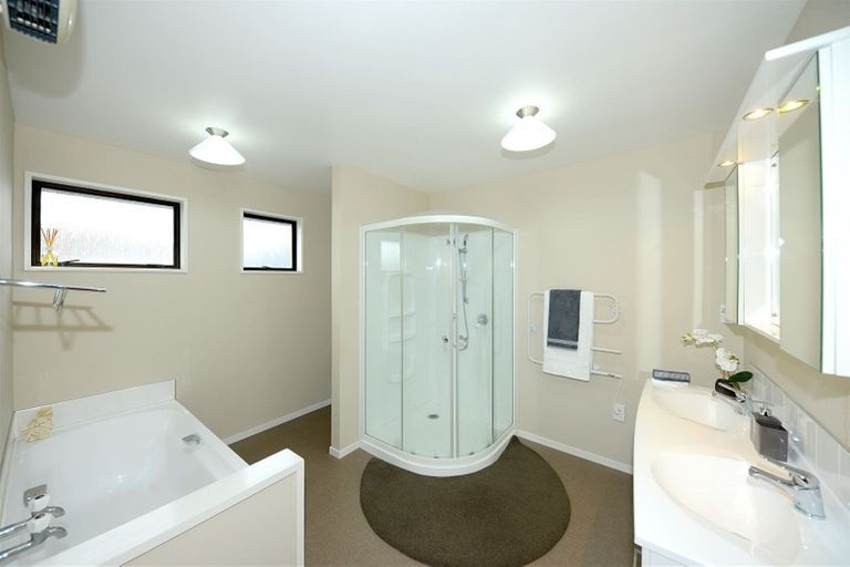 Photo of property in 35 Corfe Street, Ilam, Christchurch, 8041