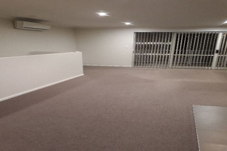 Photo of property in 9a Nimstedt Avenue, Oteha, Auckland, 0632