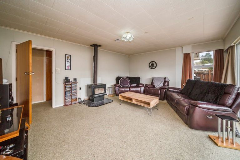 Photo of property in 21 Montjoy Street, Stratford, 4332