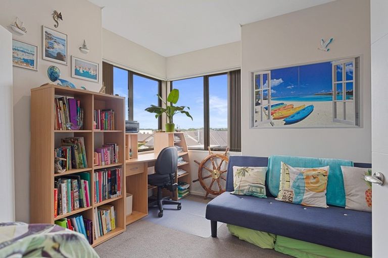 Photo of property in 22 Tahuna Street, Pegasus, 7612